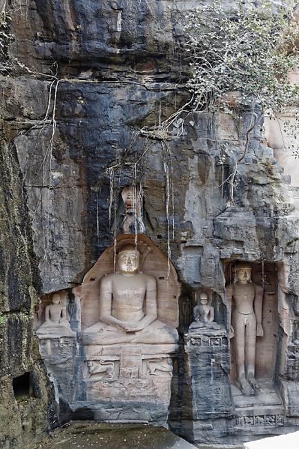 Gwalior-Statues jaïnes-044